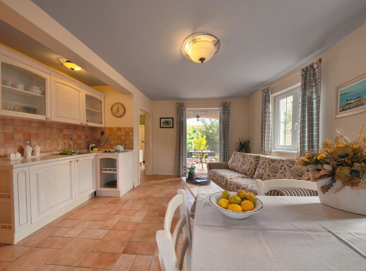 Villa Rosa Vrboska Luaran gambar